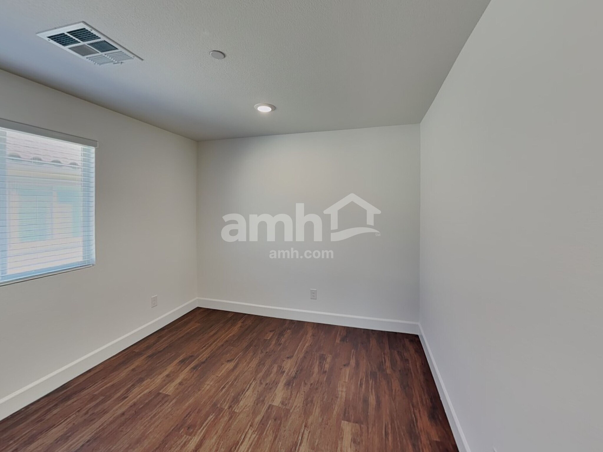 Building Photo - 132 Charmante Tulip Ln