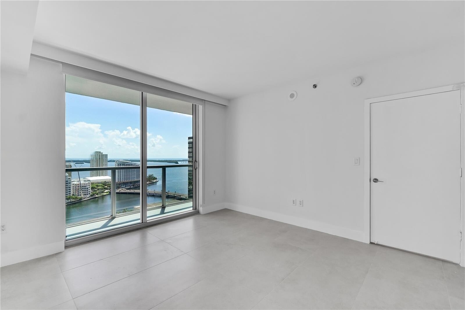 Building Photo - 500 Brickell Ave