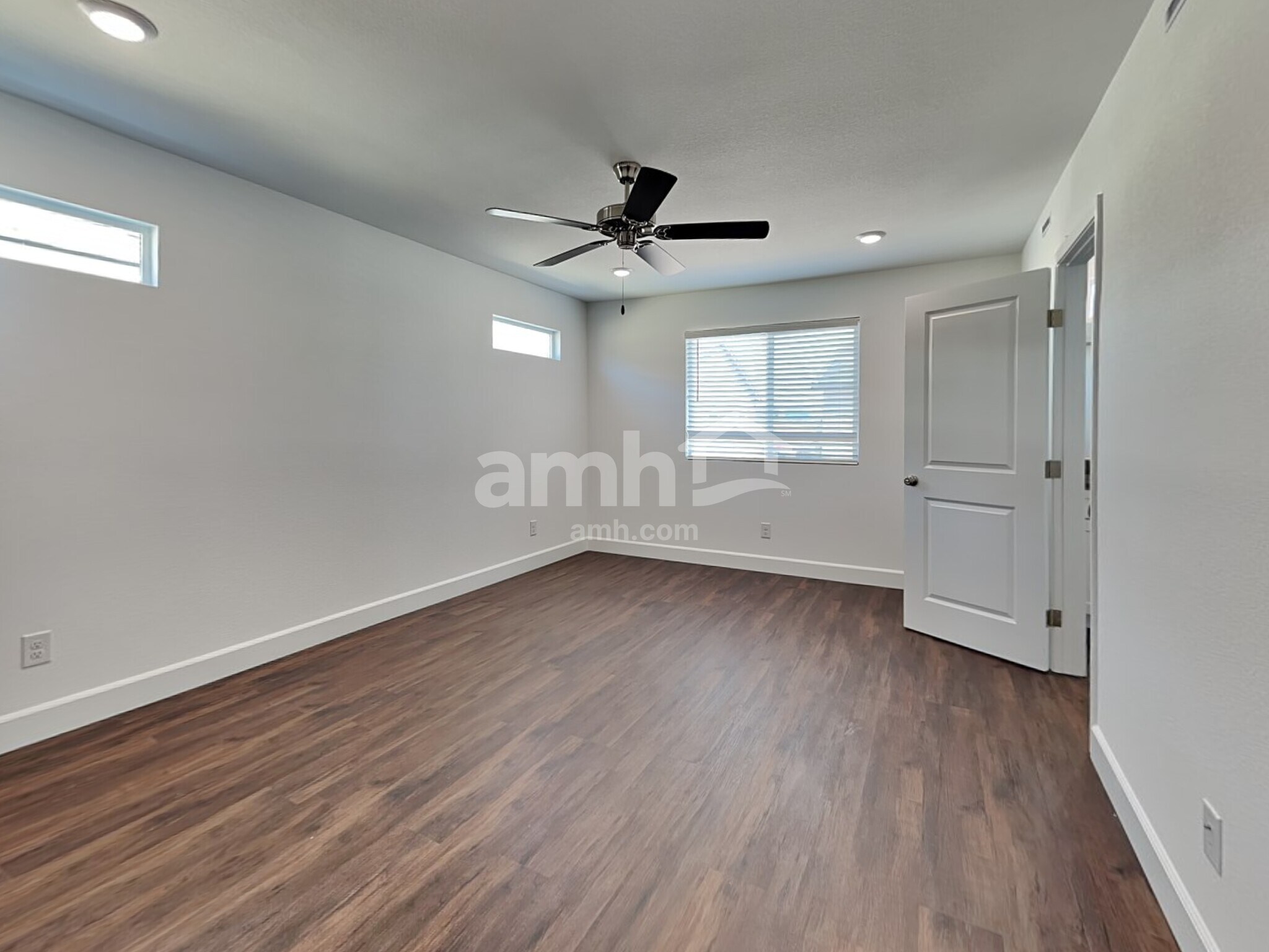 Building Photo - 8886 Tiger Tooth Ave