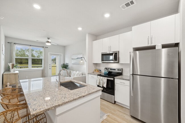 Building Photo - Ascend At Woodlands