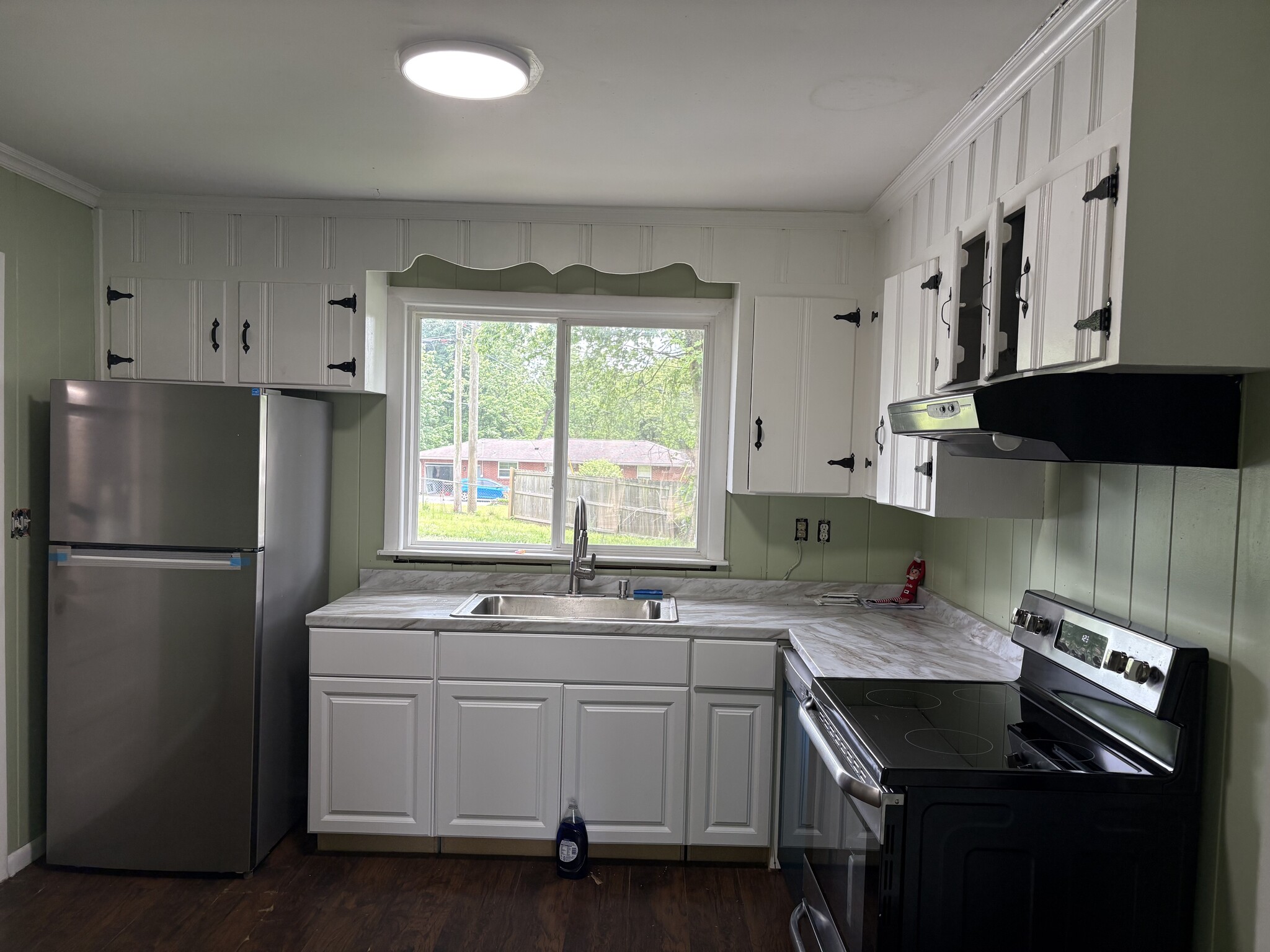 Building Photo - 2405 Ridgeland Dr