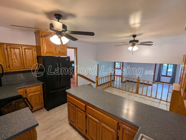 Building Photo - Spacious Split-Level Home in Columbia Stat...