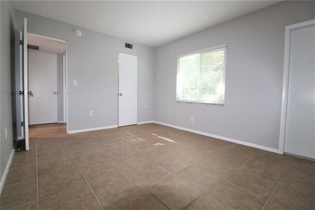 Building Photo - 2304 Ringling Blvd