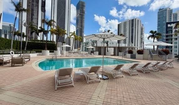 Building Photo - 350 NE 24th St