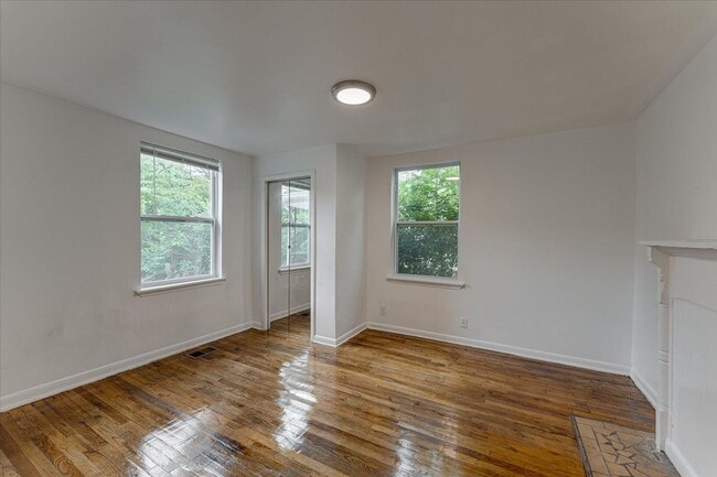 Building Photo - Charming Craftsman Bungalow — 727?N?Holly?...