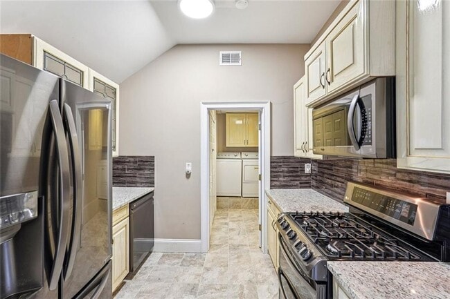 Building Photo - 511 Pine Valley Rd SE