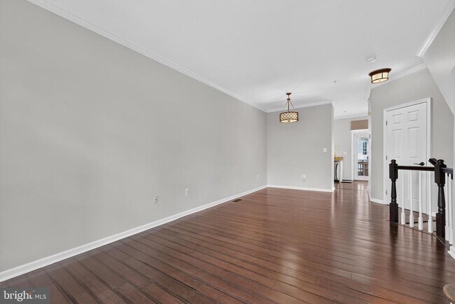 Building Photo - 932 Harrison Cir