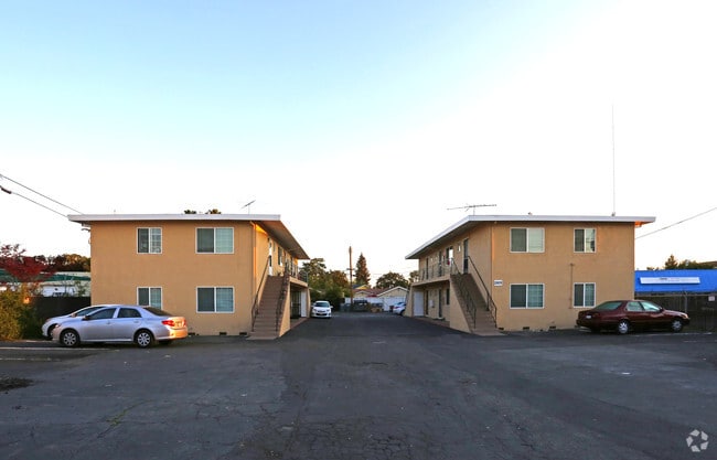 Building Photo - 2909-2919 El Camino Real