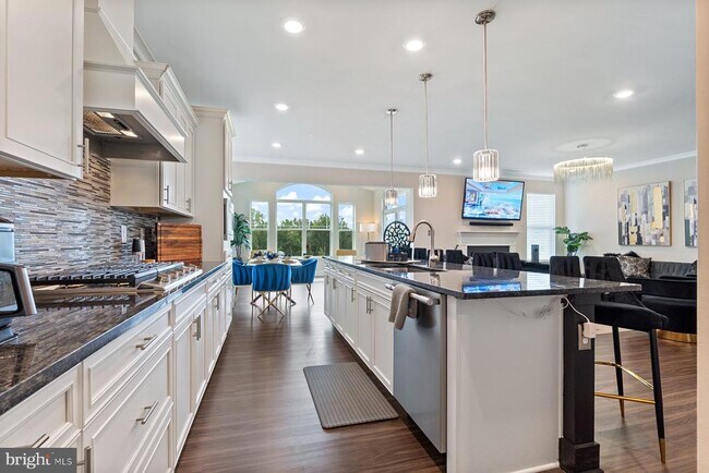 Building Photo - 4378 Shakespeare Cir