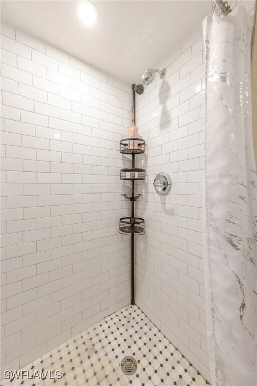 Building Photo - 4605 Bayshore Dr