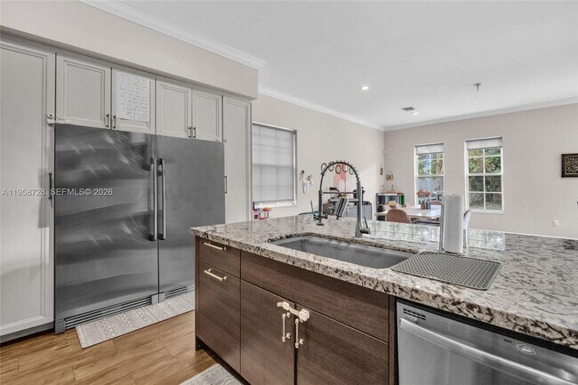 Building Photo - 545 Forest View Cir