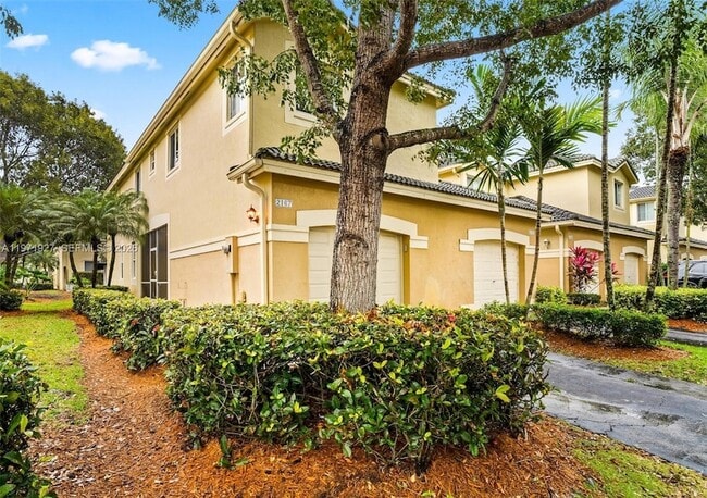 Building Photo - 2167 Hacienda Terrace