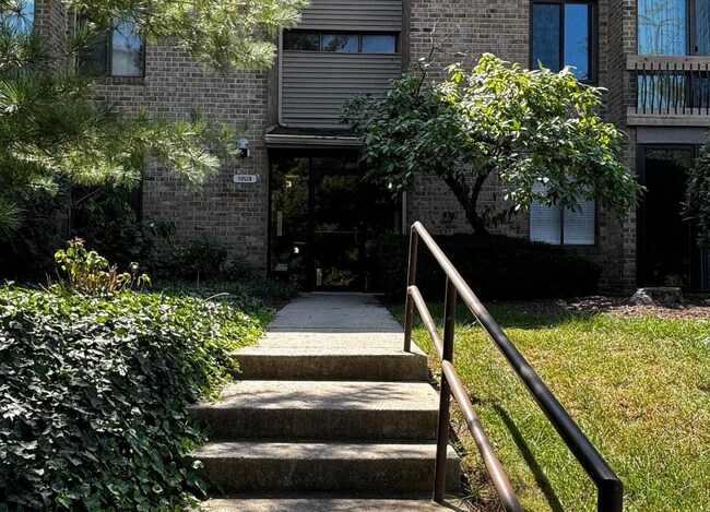 Building Photo - 10528 Cross Fox Ln