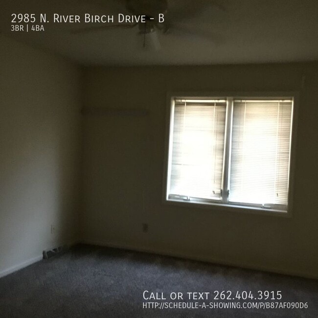 Building Photo - Huge condo with 2 car garage!