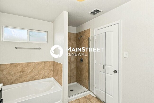 Building Photo - 4 Bedroom Pet-Friendly Home in San Antonio, TX with Main Street Renewal
