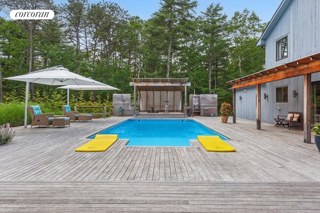 Building Photo - 165 Swamp Rd