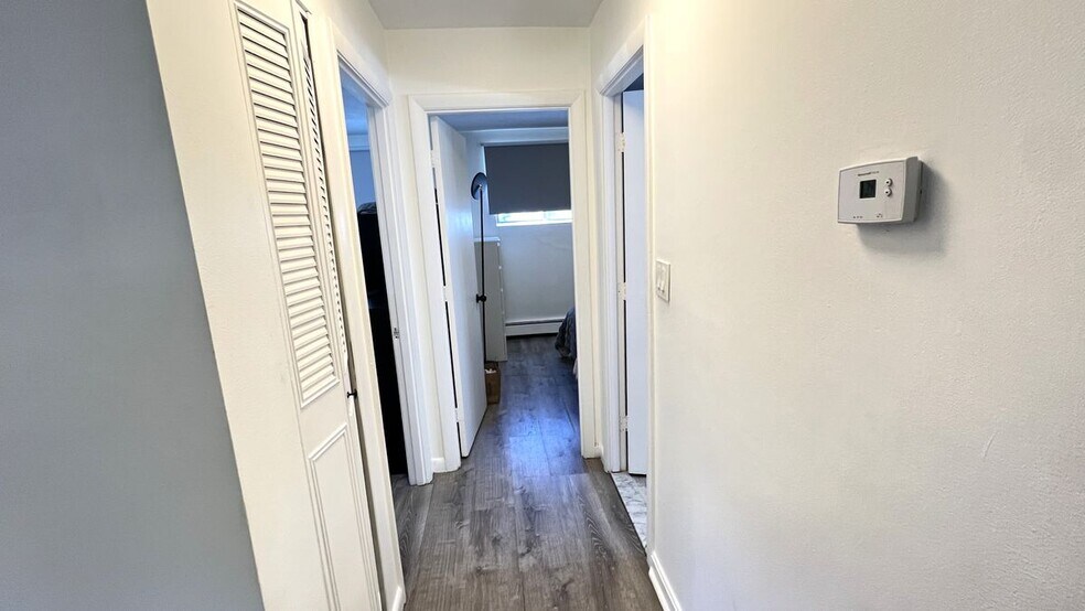 Building Photo - 400 Governors Dr