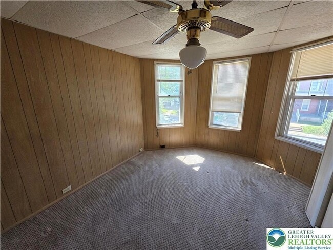 Building Photo - 1215 Bushkill St