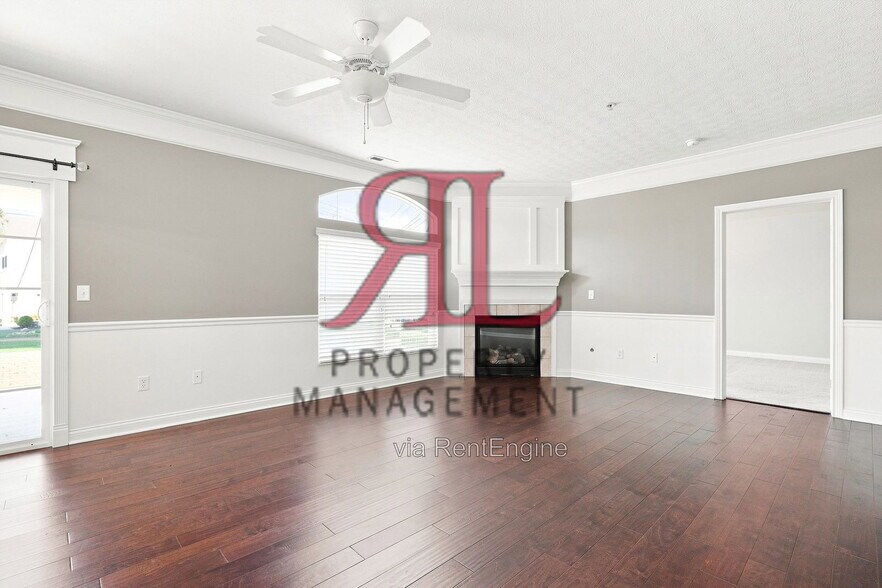 Building Photo - 5038 Calais Dr