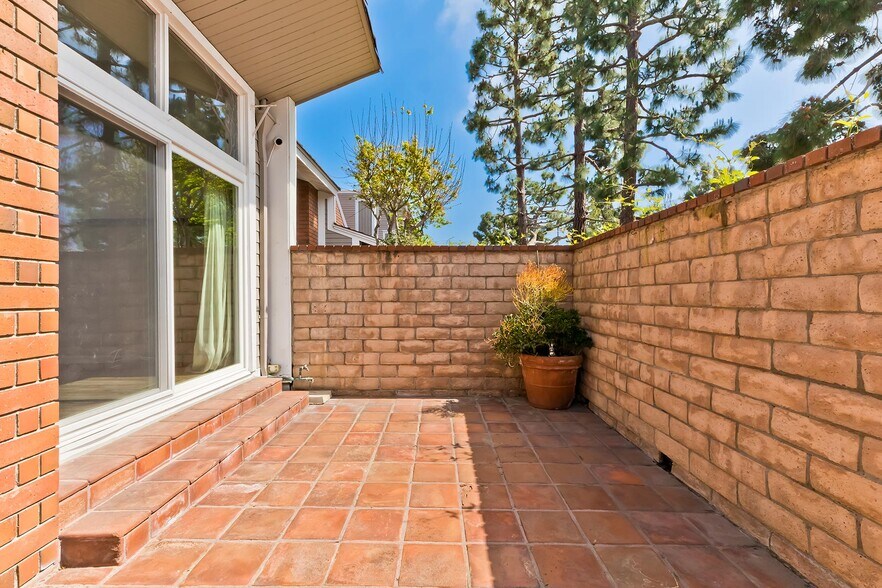 Building Photo - 13011 Mindanao Way