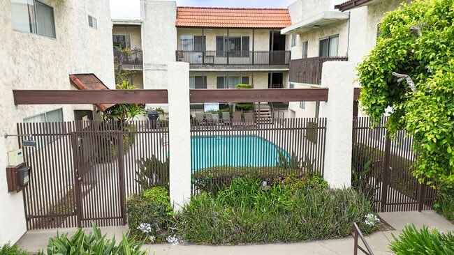 Building Photo - Woodman Apartments