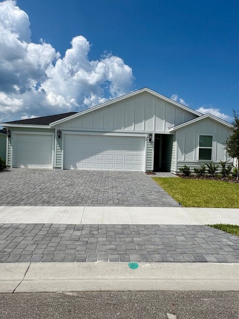 Building Photo - 74 Ararat Dr