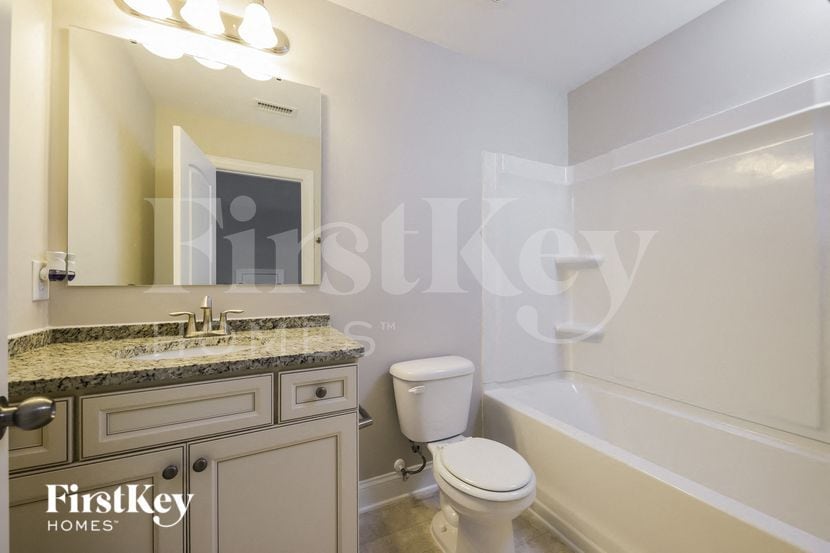 Building Photo - 119 Glenmoor Ave