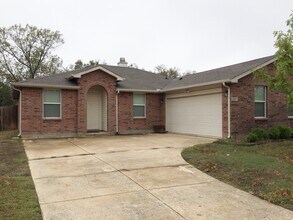 Building Photo - Fully Updated Mesquite Home with New HVAC, New Carpet & Nearby Park!