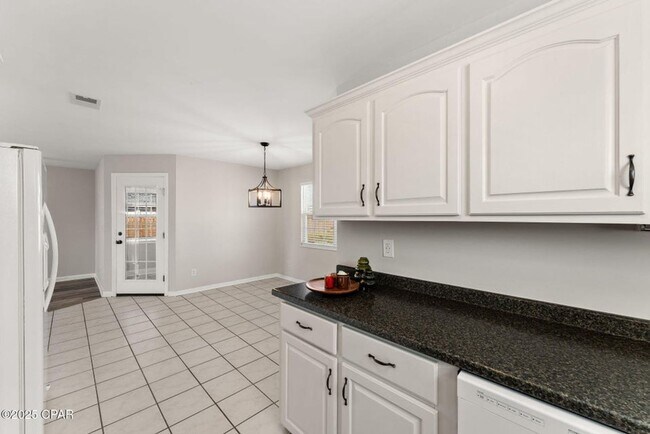 Building Photo - Beautiful Home w/ Modern Upgrades on Half an Acre – Ideal for Long-Term Rental!