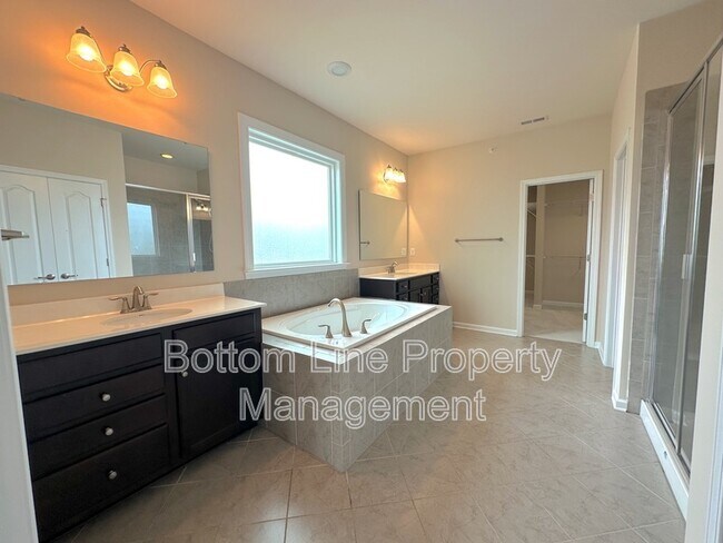 Building Photo - 1007 Anatrella Ln NW