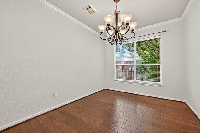 Building Photo - 15 Hadlock Pl