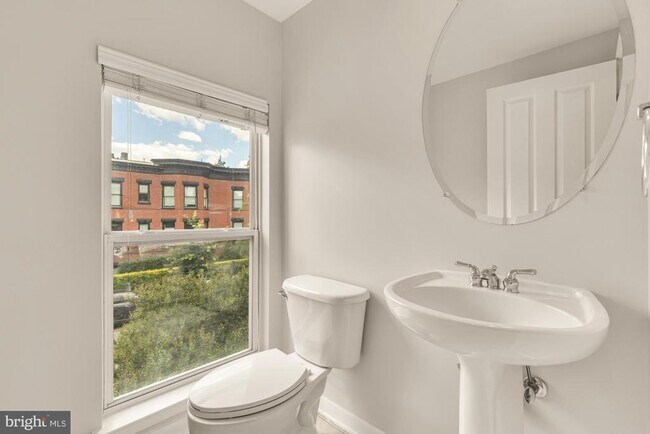 Building Photo - 1227 V St NW