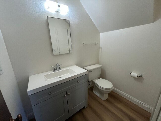 Building Photo - La Jolla Townhome For Rent