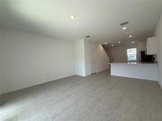 Building Photo - 3009 Skyline Lp