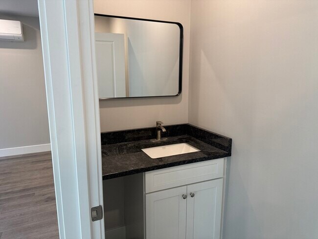 Building Photo - 251 Sladen St