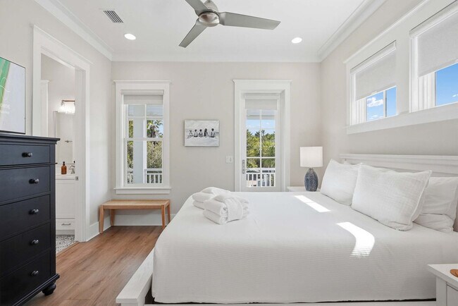 Building Photo - 419 Lakefront Dr