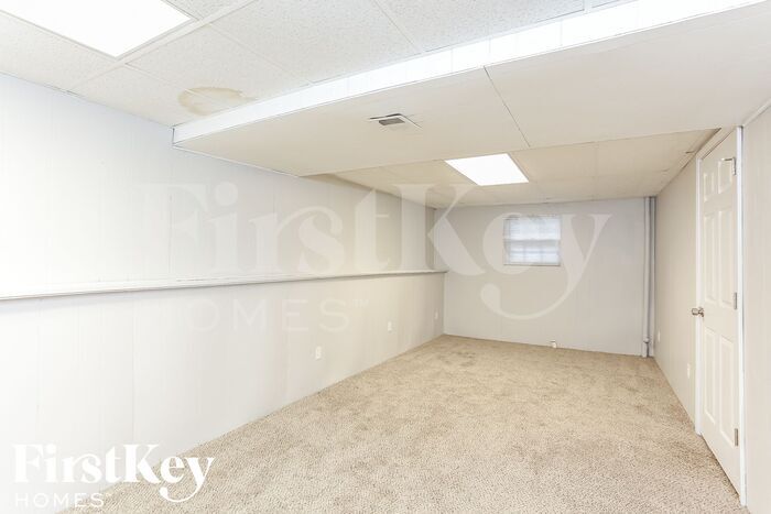 Building Photo - 7909 Sunset Cir