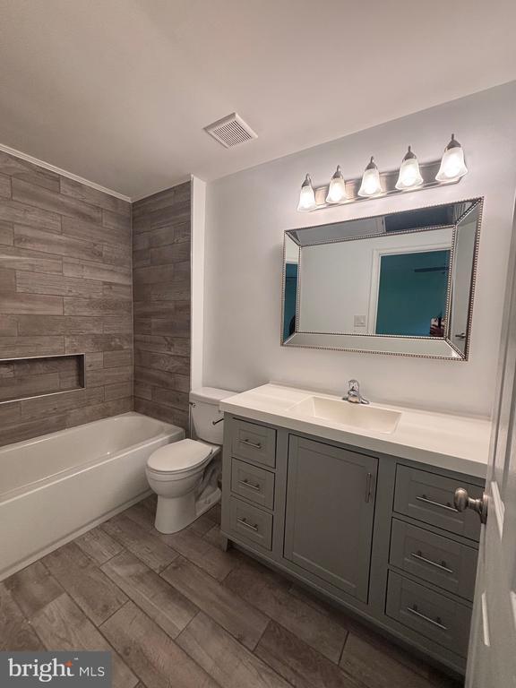 Building Photo - 863 English Chestnut Dr