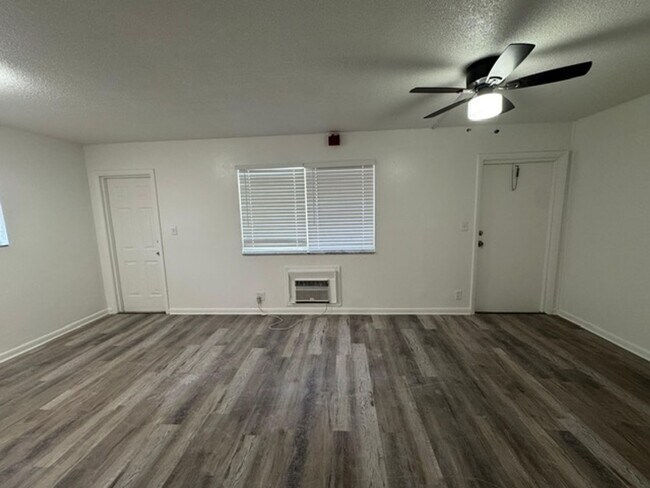 Building Photo - Andrea Apartments