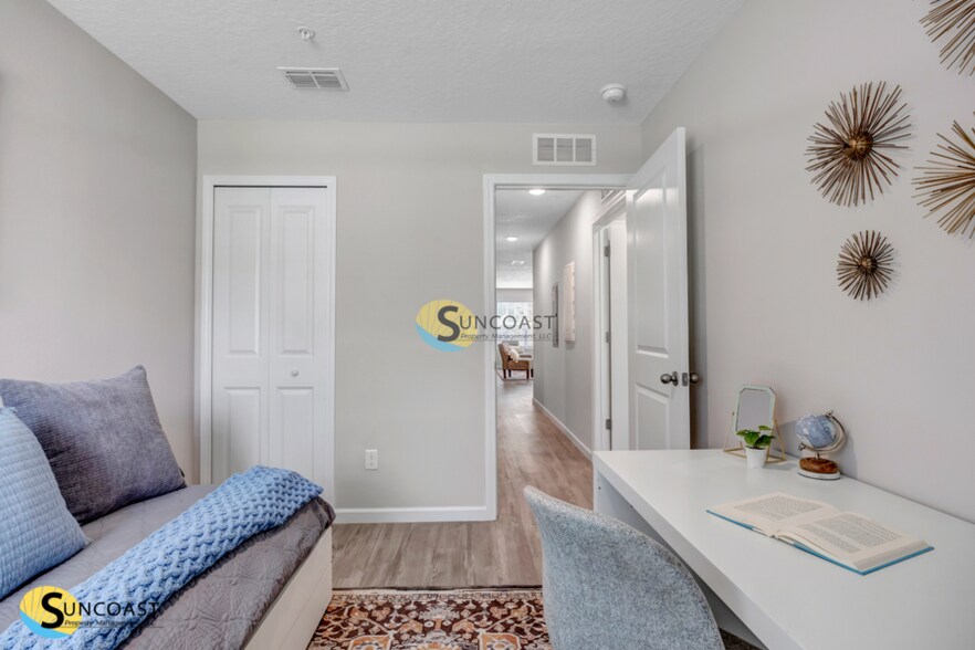 Building Photo - 6433 Breezy Oaks Wy