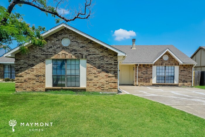 Primary Photo - 2209 Sharpshire Ln