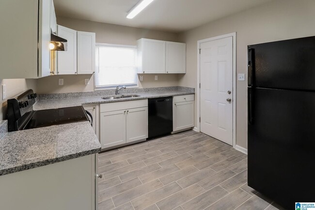 Building Photo - 145 Gurley Ln