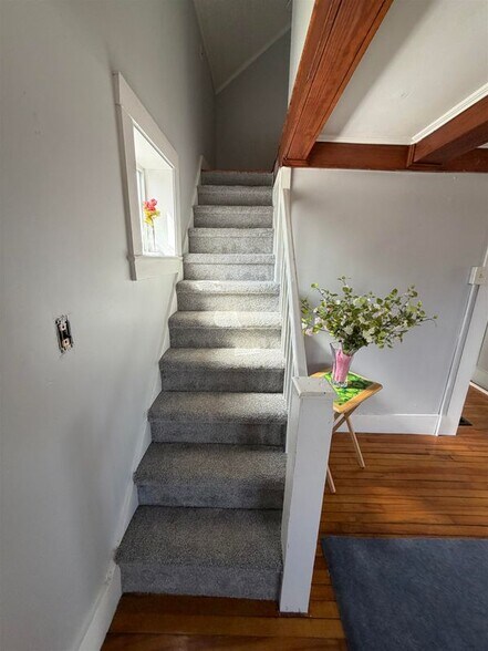 Building Photo - 303 N State