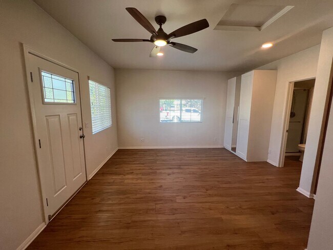 Building Photo - Charming, Open Concept, Single, Granada Hills ADU! Ready for Immediate Move-In!