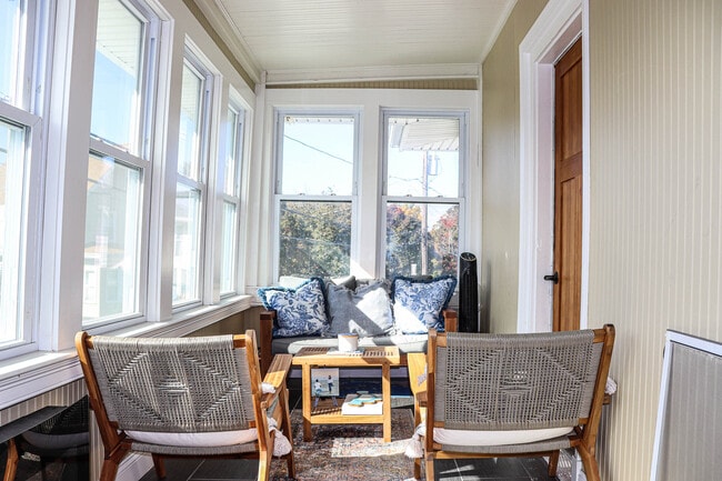 Building Photo - 36 Lancaster St