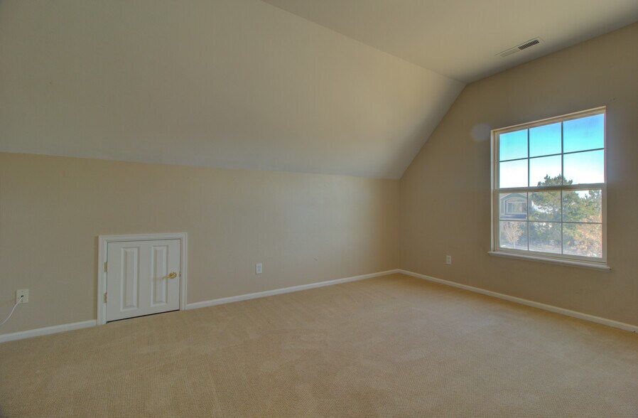 Building Photo - 9202 Royal Melbourne Cir