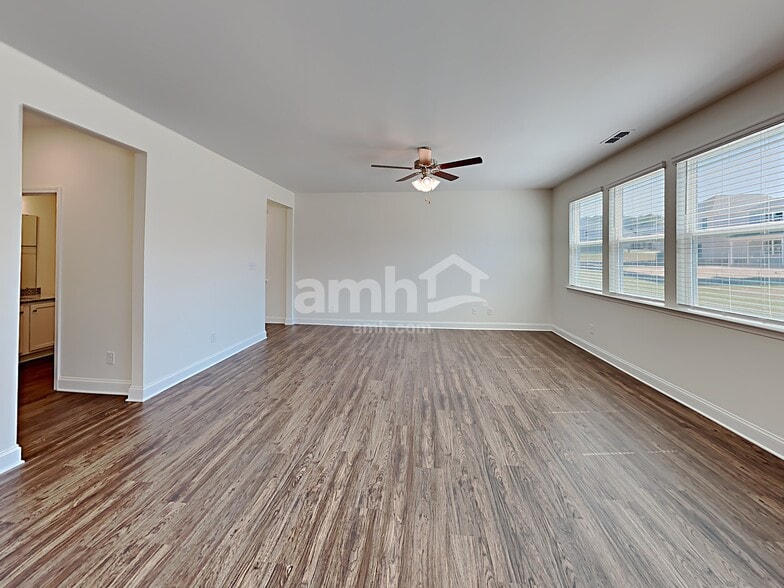 Building Photo - 3213 Pinemount Rd