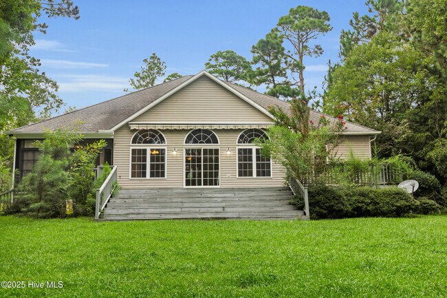 Building Photo - 907 Port Royal Ct