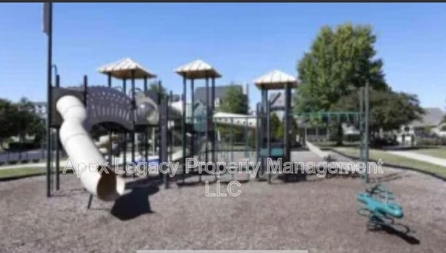 Building Photo - 1009 Artis Town Ln