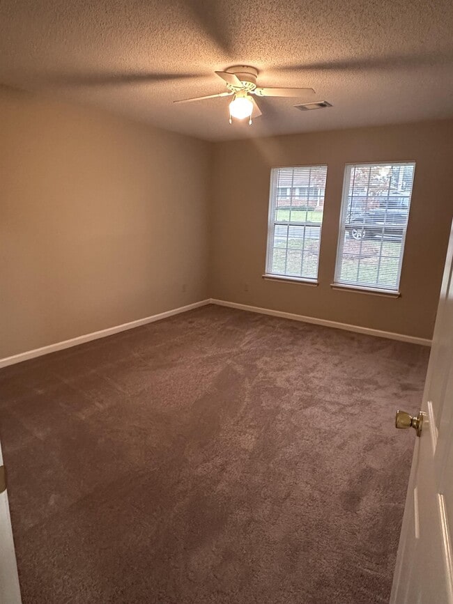 Building Photo - 2004 Chestnut Ave